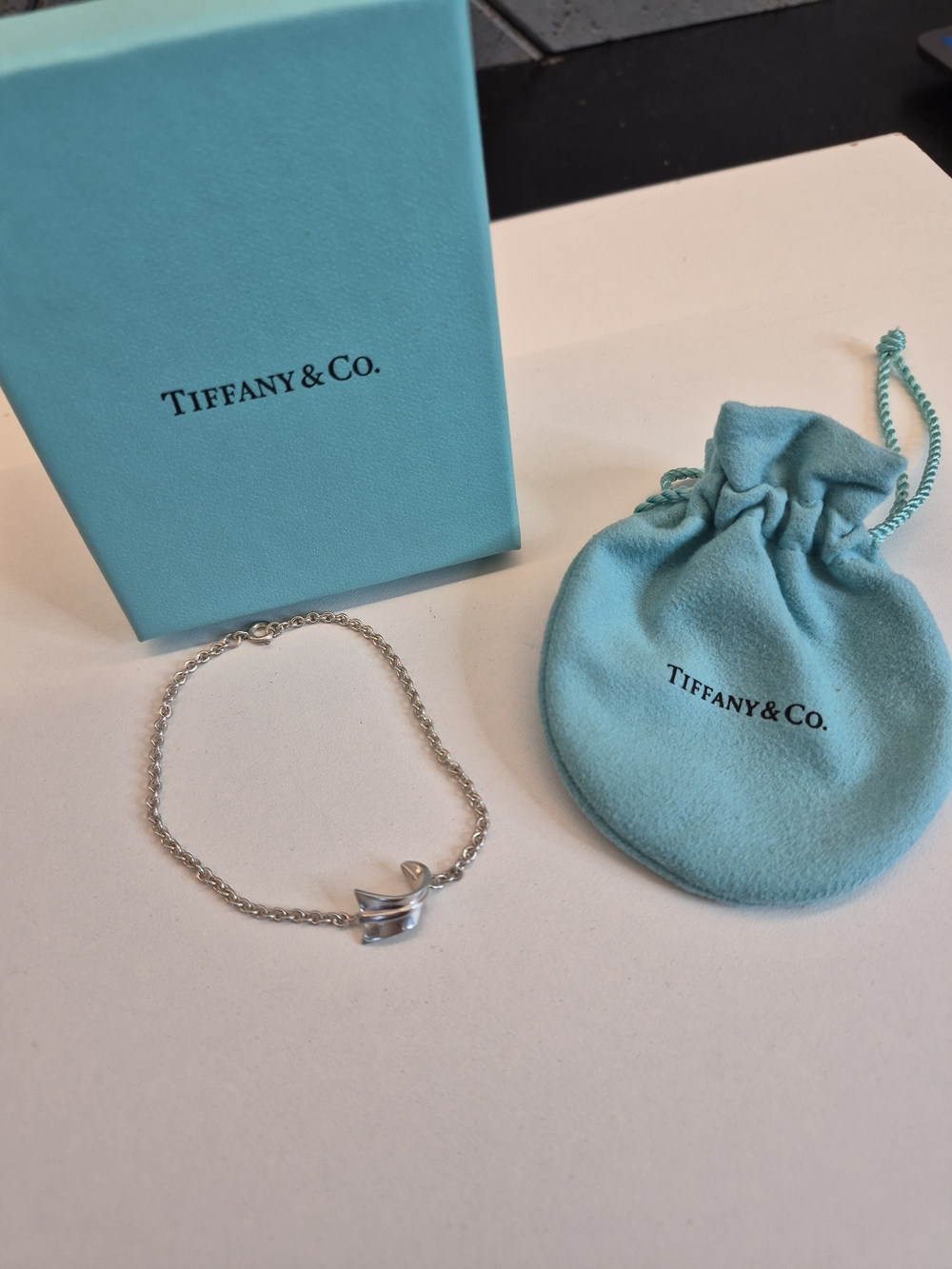 Tiffany & Co. Vintage Angela Cunmings Sterling Silver Bent Arrow Bracelet